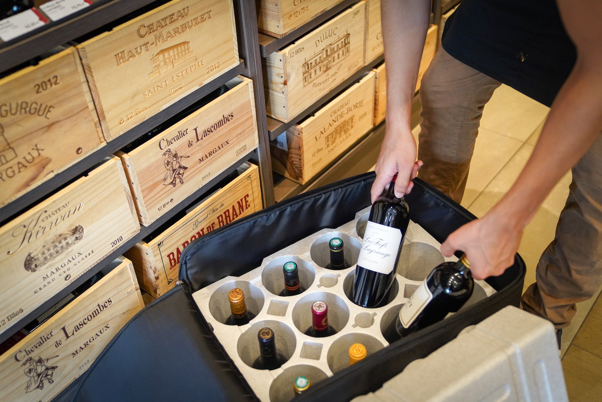 The Wine Check Equipaje de avión + espuma de poliestireno para 12 botellas, compatible con aerolíneas y TSA - GARANTÍA CERO ROTURA